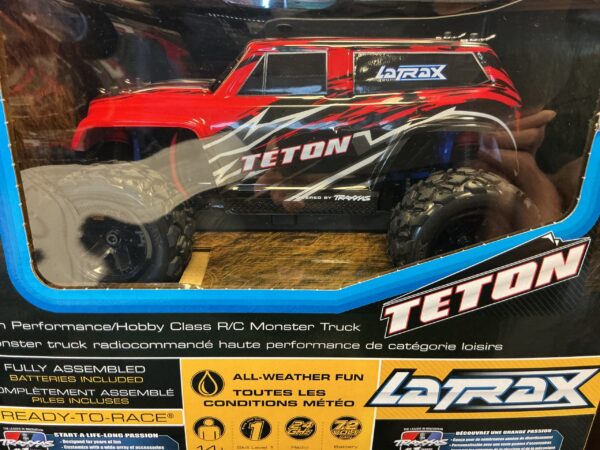 76054-5 1/18 Latrax Teton Red