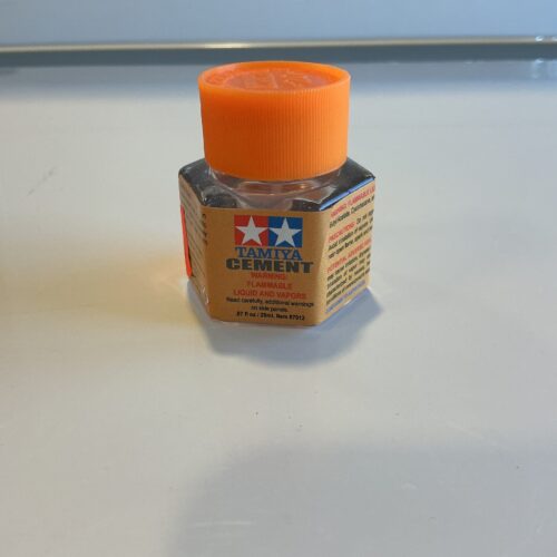 image-198.jpg Tamiya cement