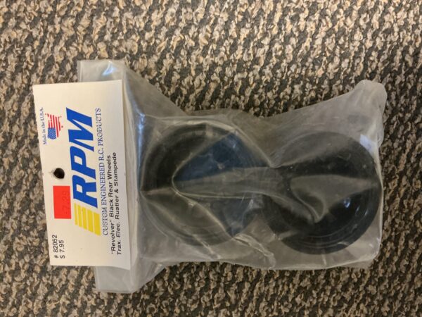 Revolver black rear wheels